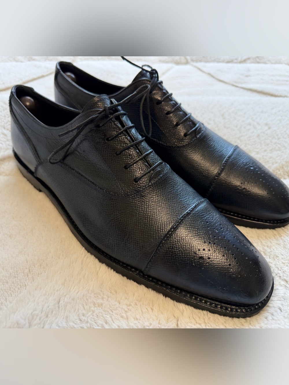 $895 Salvatore Ferragamo Classic Black Navy Blue Cap-Toe Oxford Dress Shoes 9.5